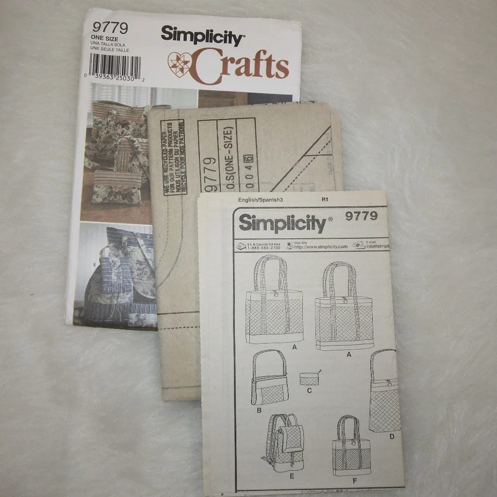 Simplicity 9779 Tote bags in 3 sizes Backpack Purse & Cosmetic Bag